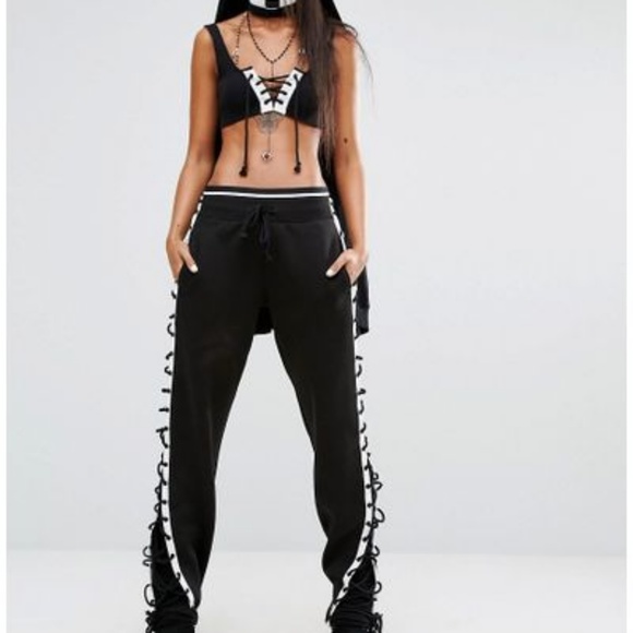 **SOLD** NWT Rihanna Puma Fenty Lace Side Track - Picture 6 of 6